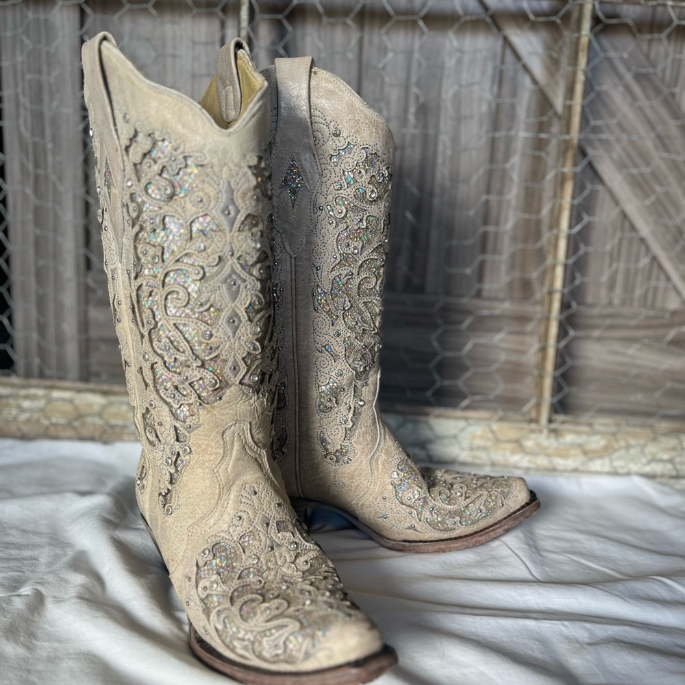 Corral white glitter inlay boot